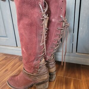 Freebird Coal, Suede Wine